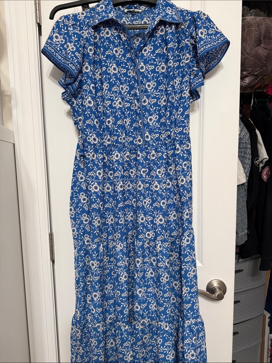 Max Studio Dresses & Skirts - Max Studio Blue Floral Maxi Shirt Dress